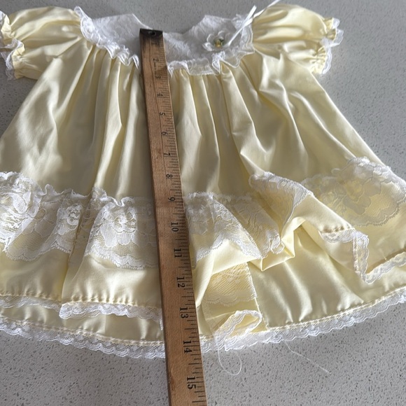 Alexis Kids Formal Dress in Yellow and White ruffles 80’s Vintage - Picture 11 of 12